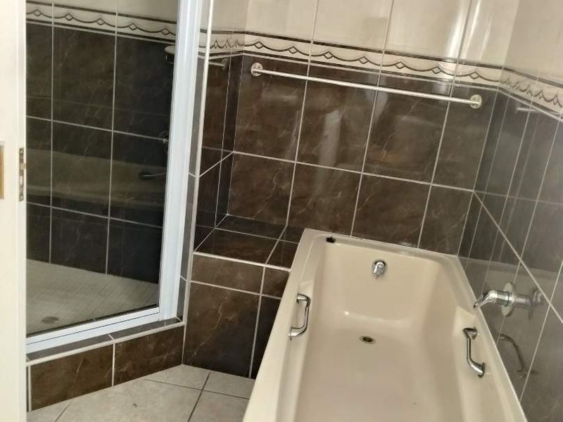 4 bedroom Family home - Photo 7