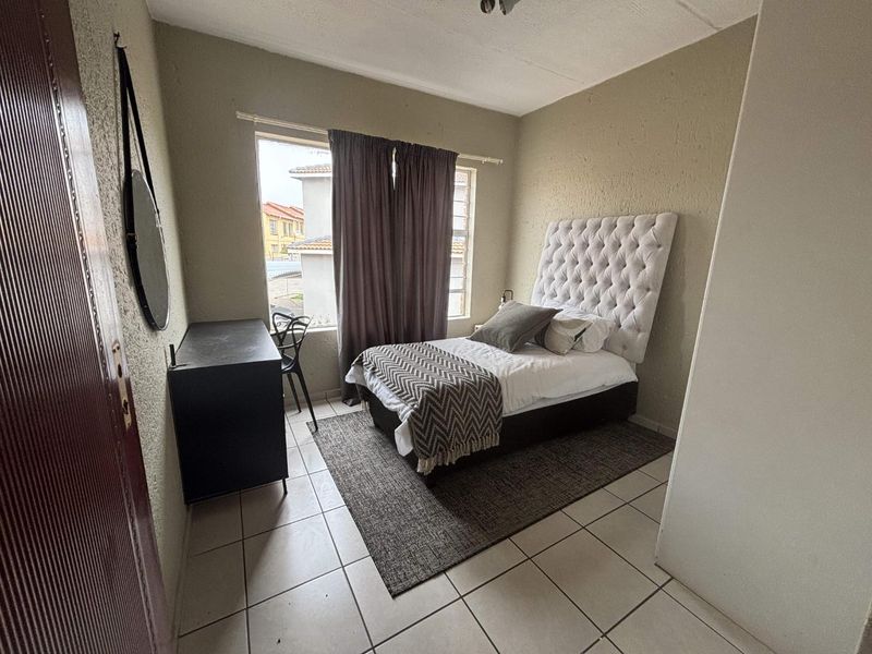 2 Bedroom 1 Bathroom Townhouse For sale in Princess Roodepoort - Photo 10