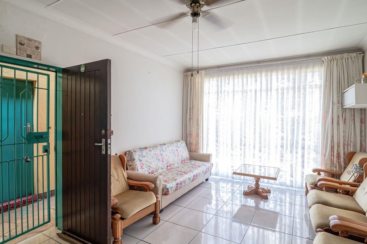 Charming Actonville Residence with Bonus Flatlet! - Photo 3