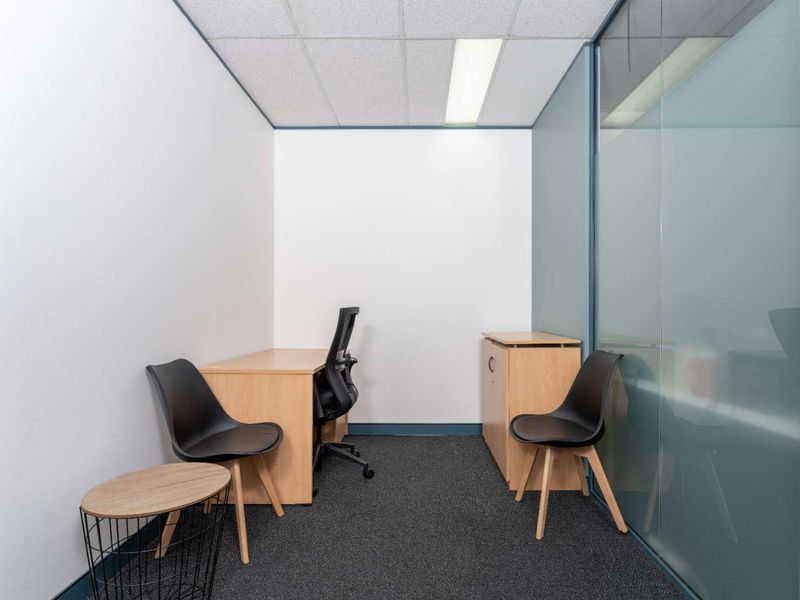 Unlimited office access in Regus Promenade Mall. - Photo 2