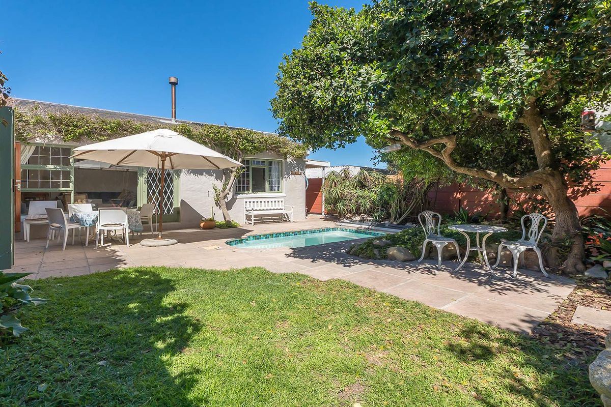 3 Bedroom Coastal Gem - Photo 2