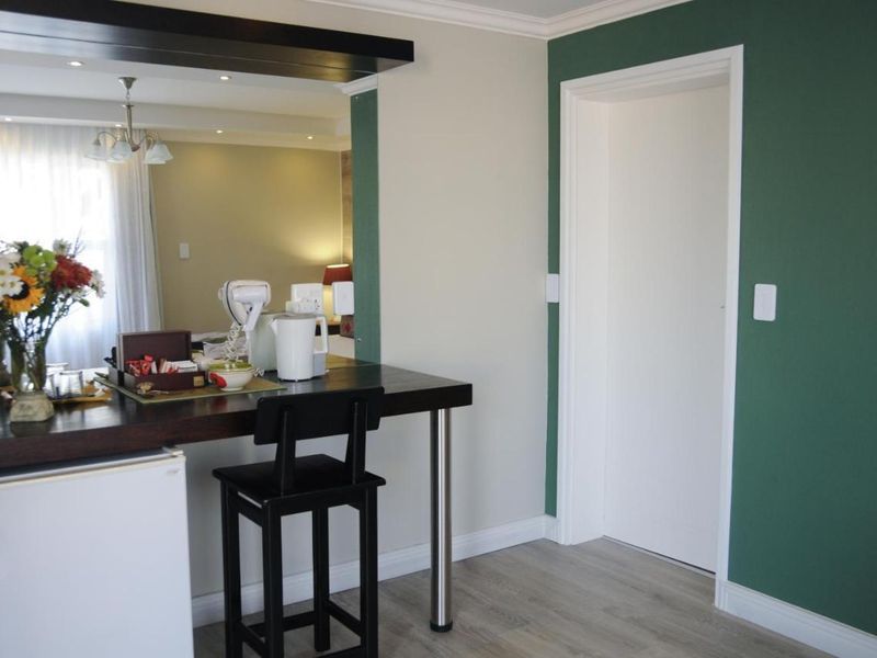 GUESTHOUSE FOR SALE - Photo 4