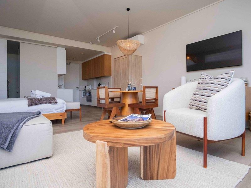 Luxury, Location and Lifestyle - Photo 7