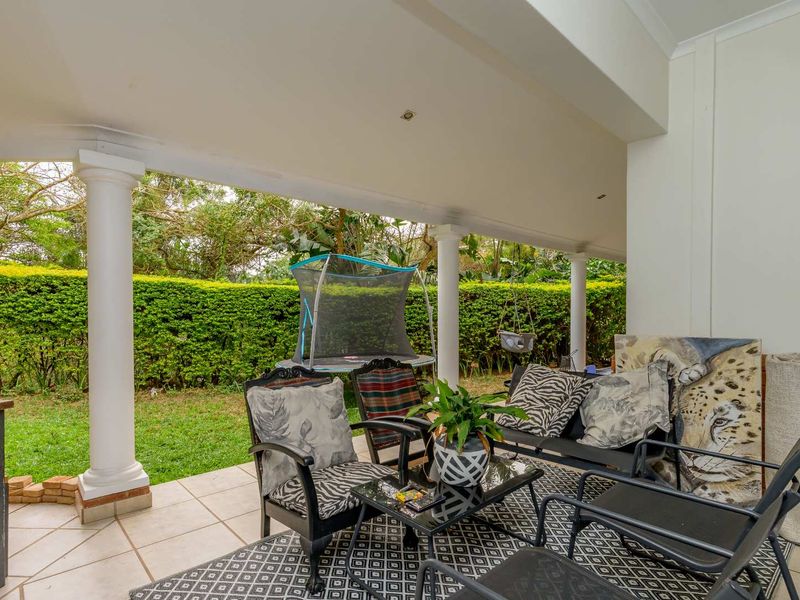 NEW ON MARKET. STUNNING 3 BED 2 BATH  HOME WITH LOFT EN SUITE - Photo 4