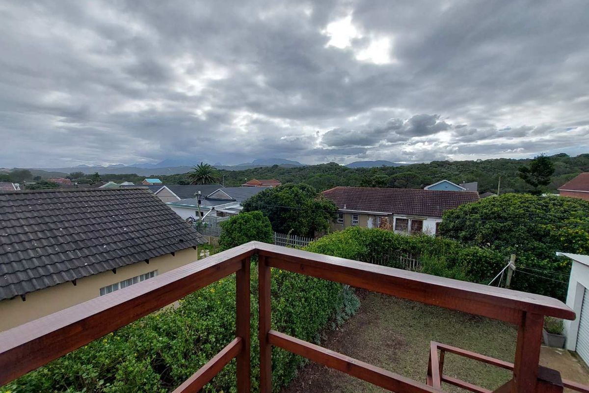 Tranquil Coastal Living in Kleinkrantz - Photo 2