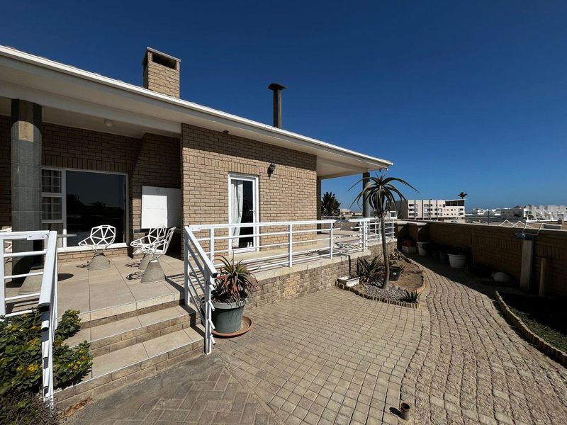Sea-Facing 3-Bedroom Townhouse with Stunning Sunset Views & Spacious Terrace - Photo 9
