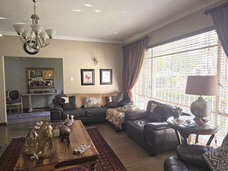 Stunning Home - Photo 9