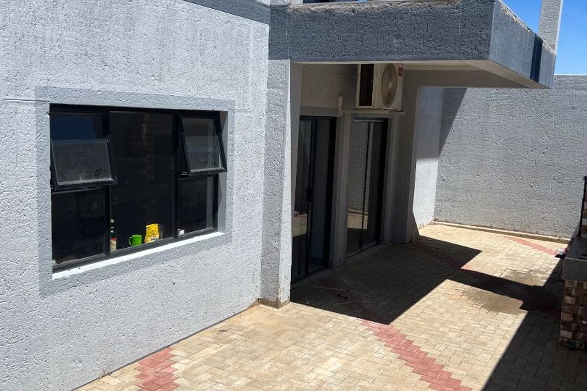 Modern property newly build - Photo 3