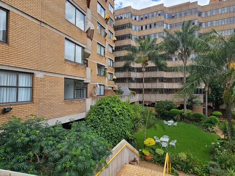 2 Bedroom Flat For Sale - Photo 2