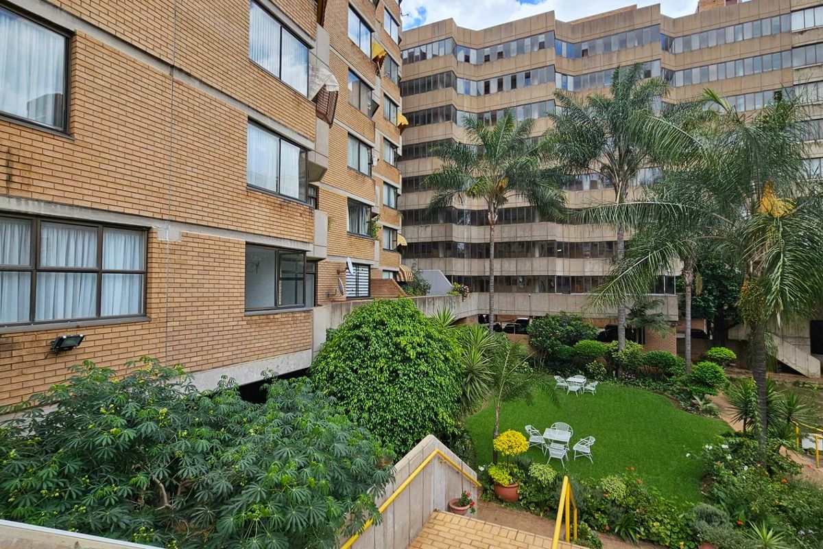 2 Bedroom Flat For Sale - Photo 2