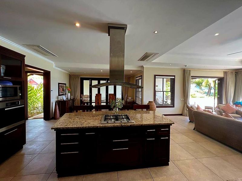 Exceptional Eden Island Villa in unbeatable position - Photo 7