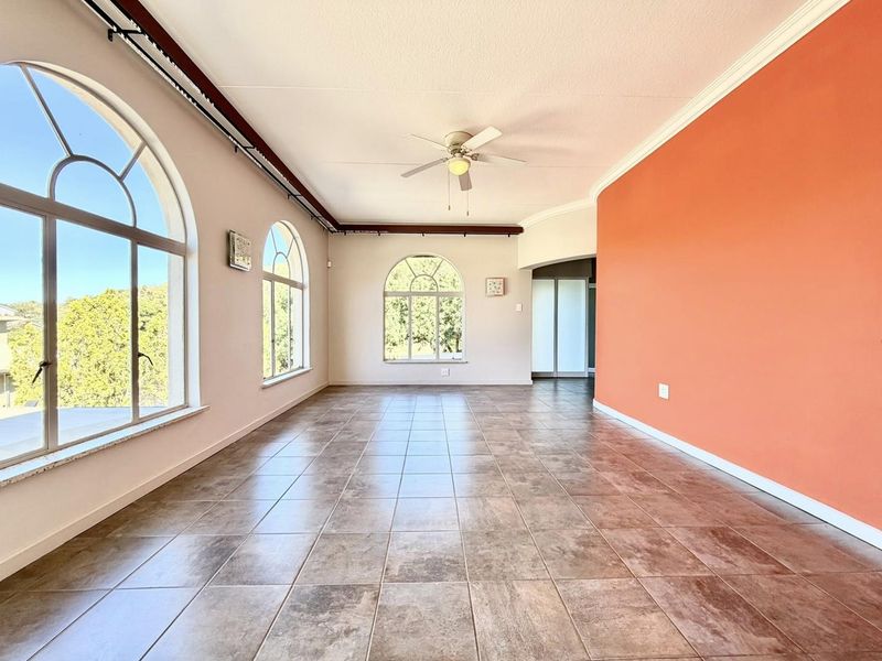 4 Bedroom House For Sale in Ludwigsdorf - Photo 6