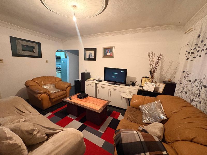 Discover Your Dream Home! - Photo 3