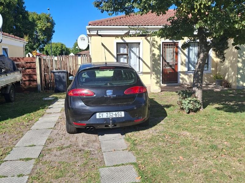 Comfortable Living in a Secure and safe Estate - The Perfect Starter Home - Photo 9