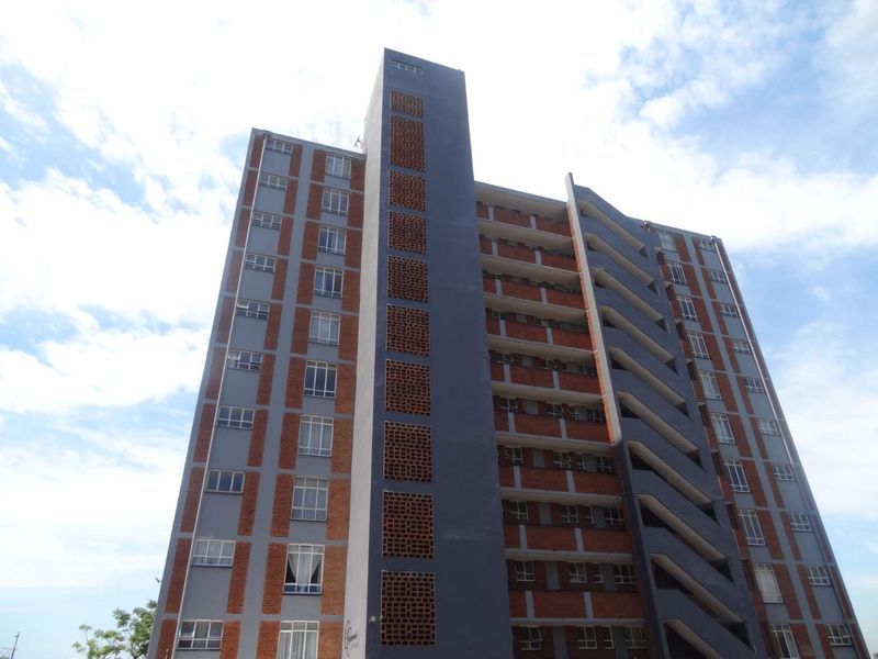 2.5 Bedroom Apartment for Sale - Photo 2