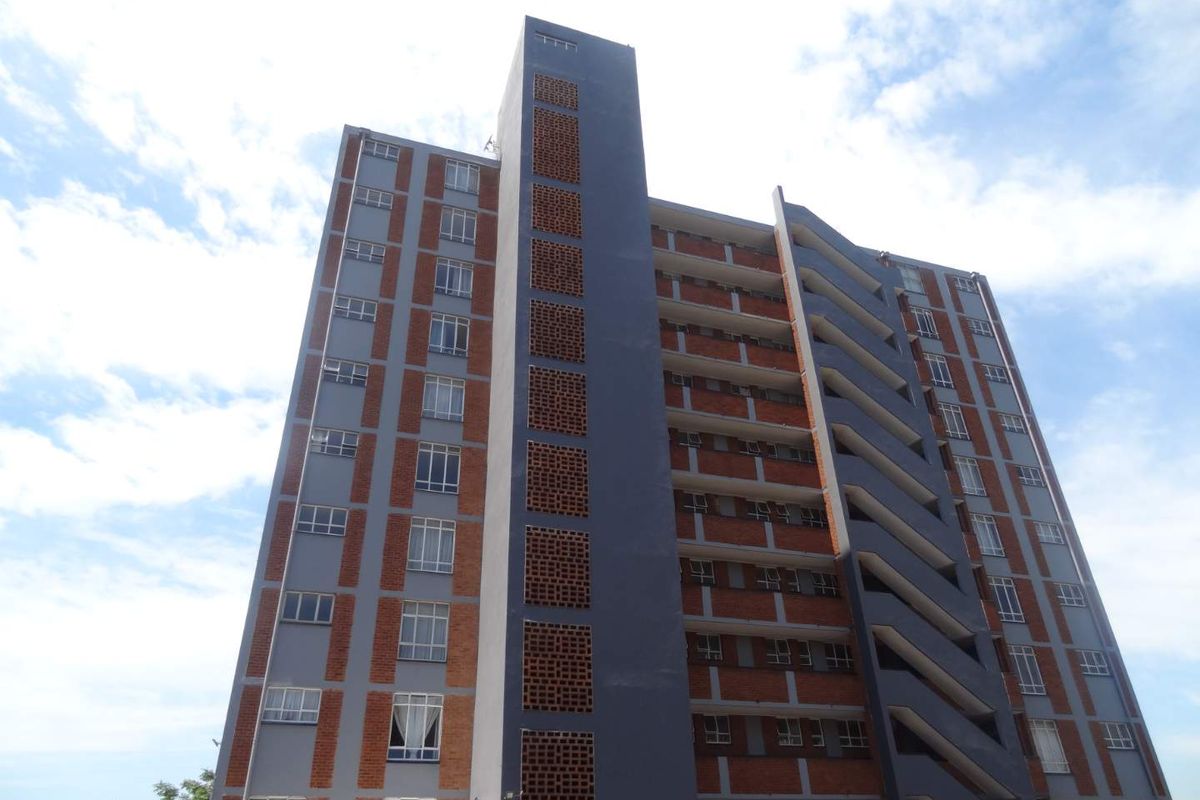 2.5 Bedroom Apartment for Sale - Photo 2