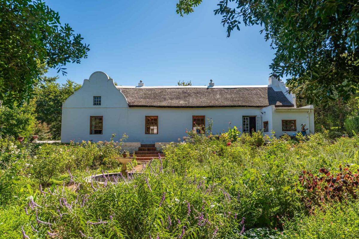 A place like this doesn’t come to market twice! - Photo 3