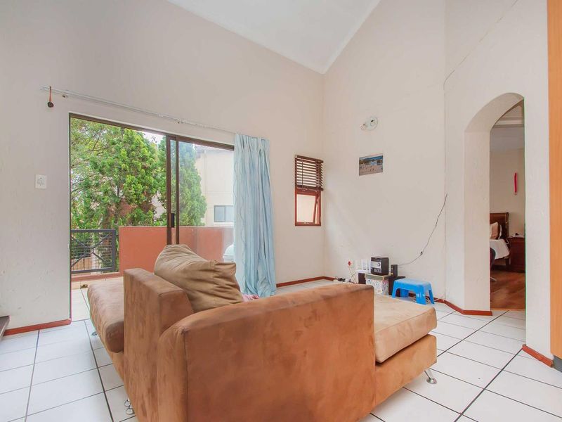 Spacious, Secure Apartment Close to Schools. - Photo 6