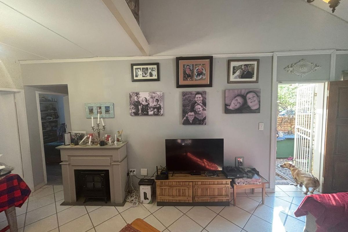 Stunning 3-Bedroom Double-Storey Townhouse to Rent – Amberfield, Rooihuiskraal North - Photo 4