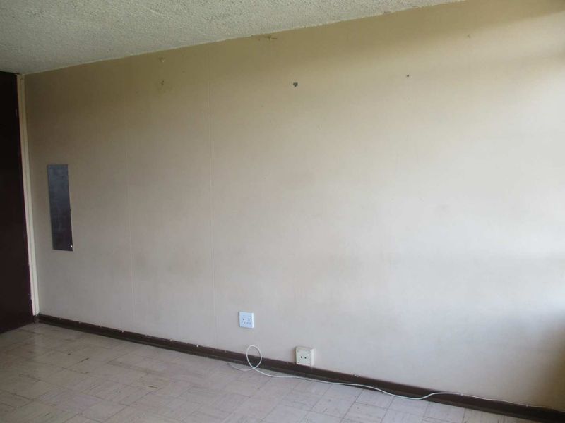 A SPACIOUS BACHELOR FLAT TO RENT IN SUNNYSIDE - Photo 6