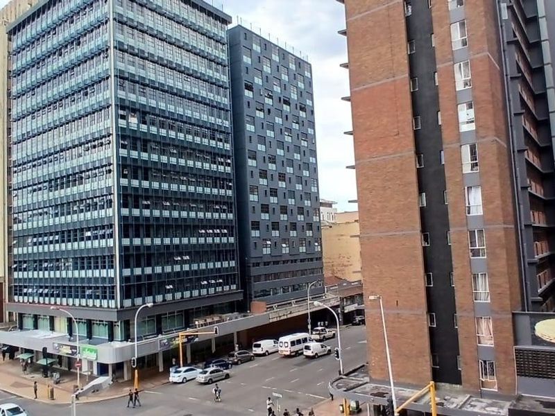 Durban CBD Living at Its Best - Photo 1