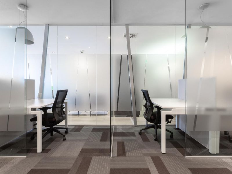 Meet, work or collaborate in our professional Regus Silver Lakes business centre - Photo 9