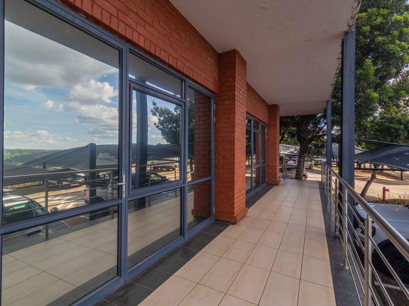 Commercial Property for Sale in Little Falls - Roodepoort. - Photo 8