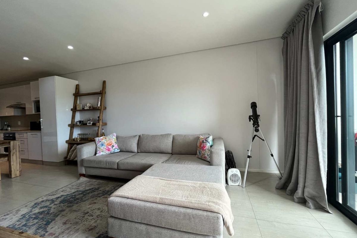 Modern 2 Bedroom, 2 Bathroom Apartment for Sale - Photo 5