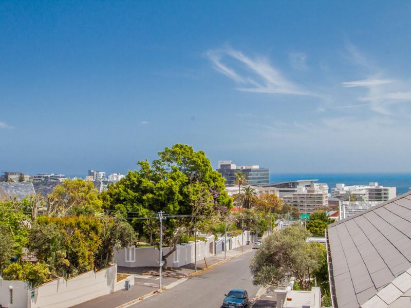 STYLISH LOCK-UP AND GO IN THE HEART OF FRESNAYE - Photo 10