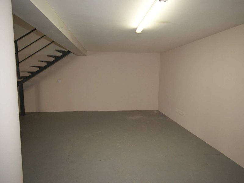 Warehouse in secure Complex - Photo 4