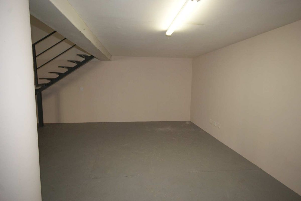 Warehouse in secure Complex - Photo 4