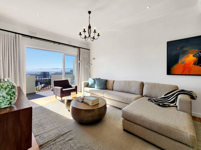 Old World Charm meets Modern Elegance - Photo 2