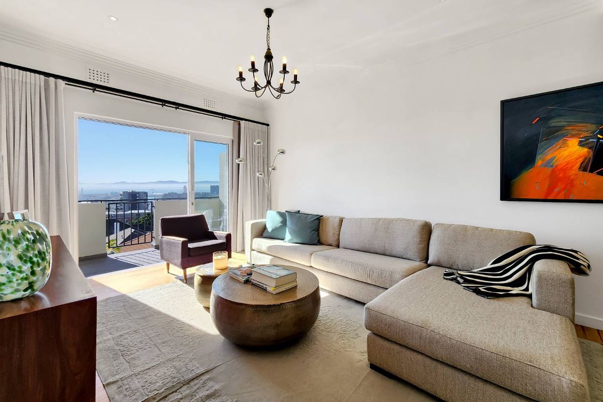 Old World Charm meets Modern Elegance - Photo 2