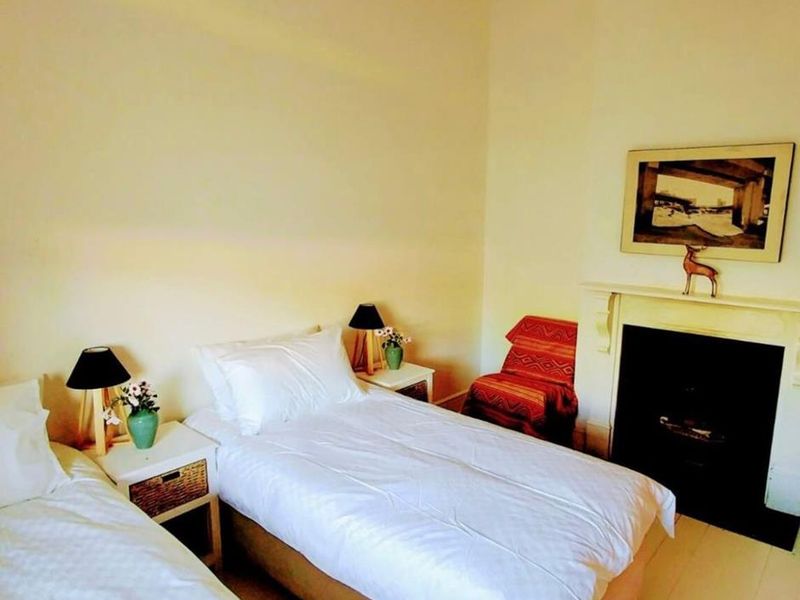 Charming 2 bedroomed home with seperate flatlet - Photo 4