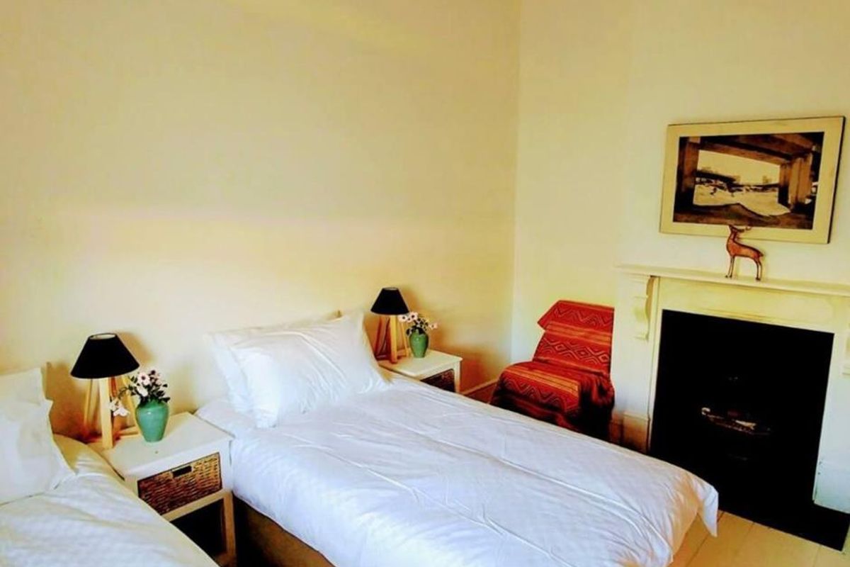 Charming 2 bedroomed home with seperate flatlet - Photo 4