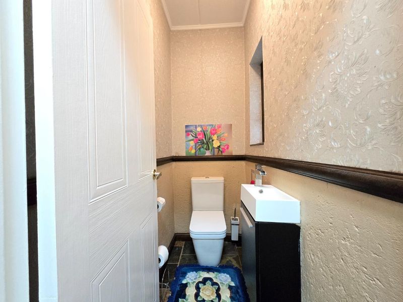 Stunning Home in Glenvista – Secure Living in a Modern Complex - Photo 6