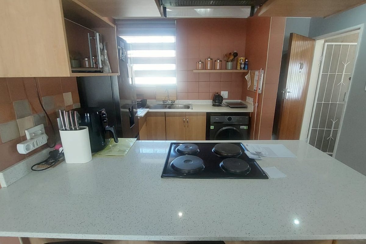 Spacious Open-Plan Living in Verwoerdpark – Ideal Starter Home - Photo 3