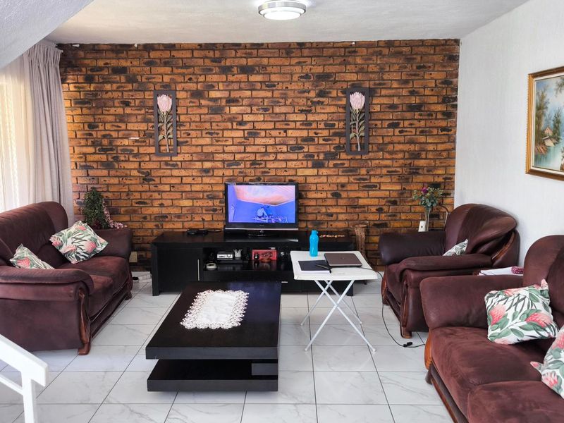 Pet-friendly Townhouse! - Photo 5