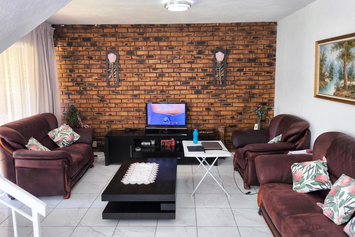 Pet-friendly Townhouse! - Photo 5