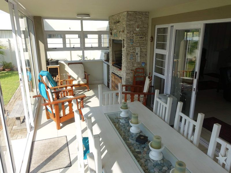 IMMACULATE MODERN DOUBLE-STORY TOWNHOUSE WITH SPACIOUS GARDEN - Photo 3