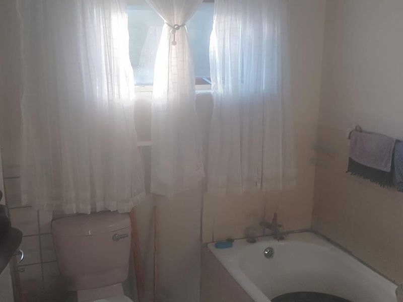Two Bedroom for Sale in Umlazi - Photo 9