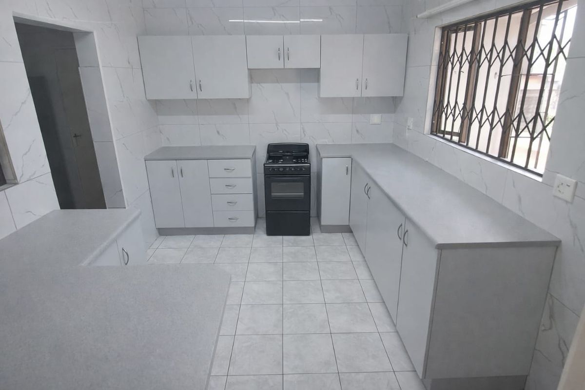 Spacious 3-Bedroom Home with Pool in Birdswood, Richards Bay - Photo 2