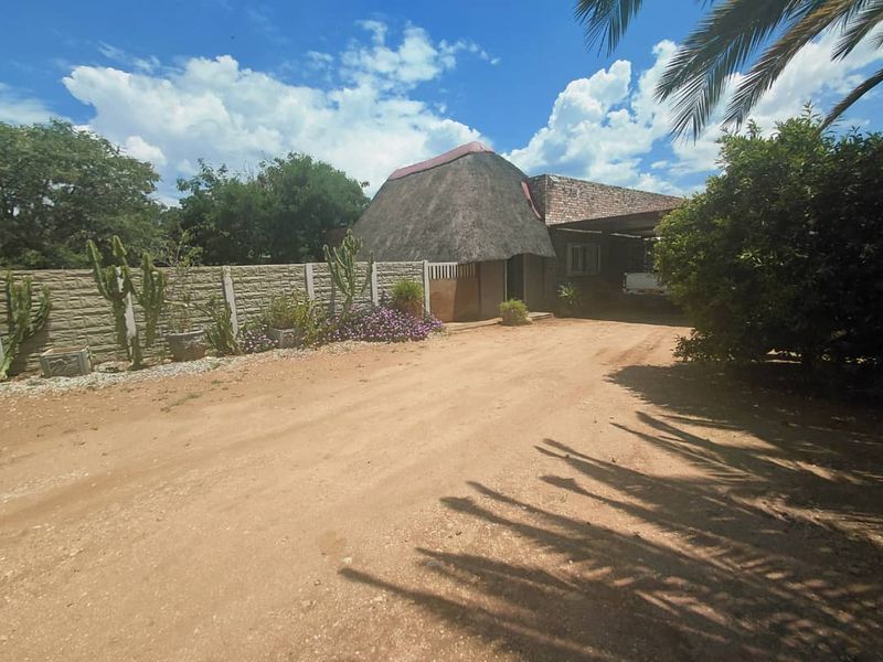 Lovely first time buyers home - Photo 10