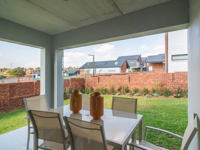 Stylish 4-bed home in Secure Baltimore Estate, Northriding - Photo 4