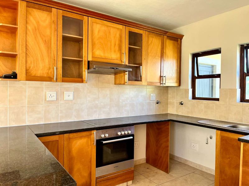 Charming 2-Bed Townhouse in Sought-After Plantations Estate - Photo 5