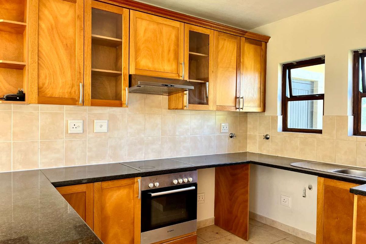 Charming 2-Bed Townhouse in Sought-After Plantations Estate - Photo 5