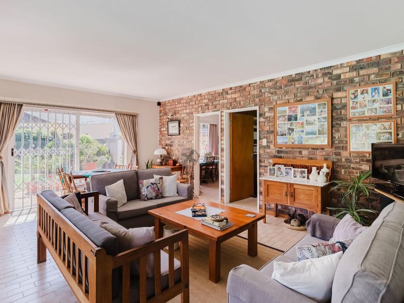 Nestled in the ever-popular suburb of Sunridge Park, this property offers more than just a home - it offers a lifestyle. - Photo 4