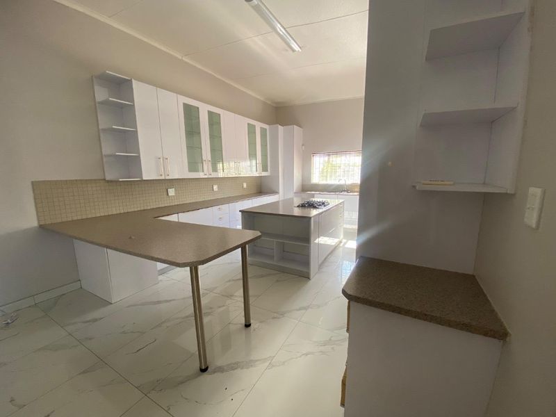 FREESTANDING HOUSE TO LET OLYMPIA - Photo 8