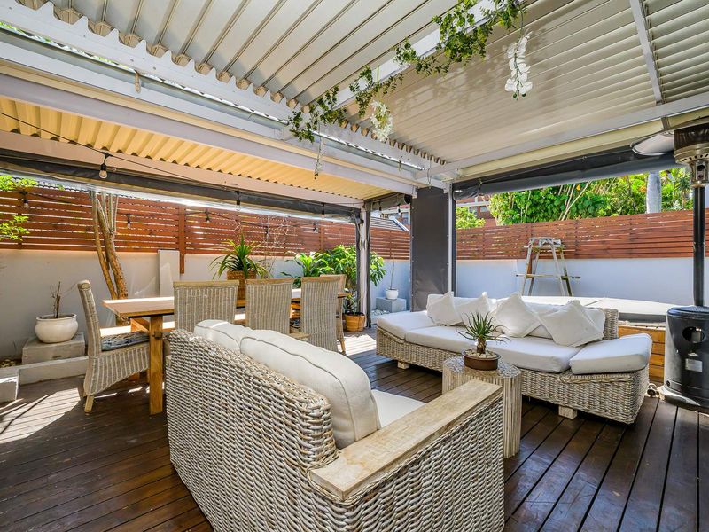 Modern 3 Bedroom Townhouse | Walk to Umhlanga Beach | Private Garden | Exclusive Mandate - Photo 3