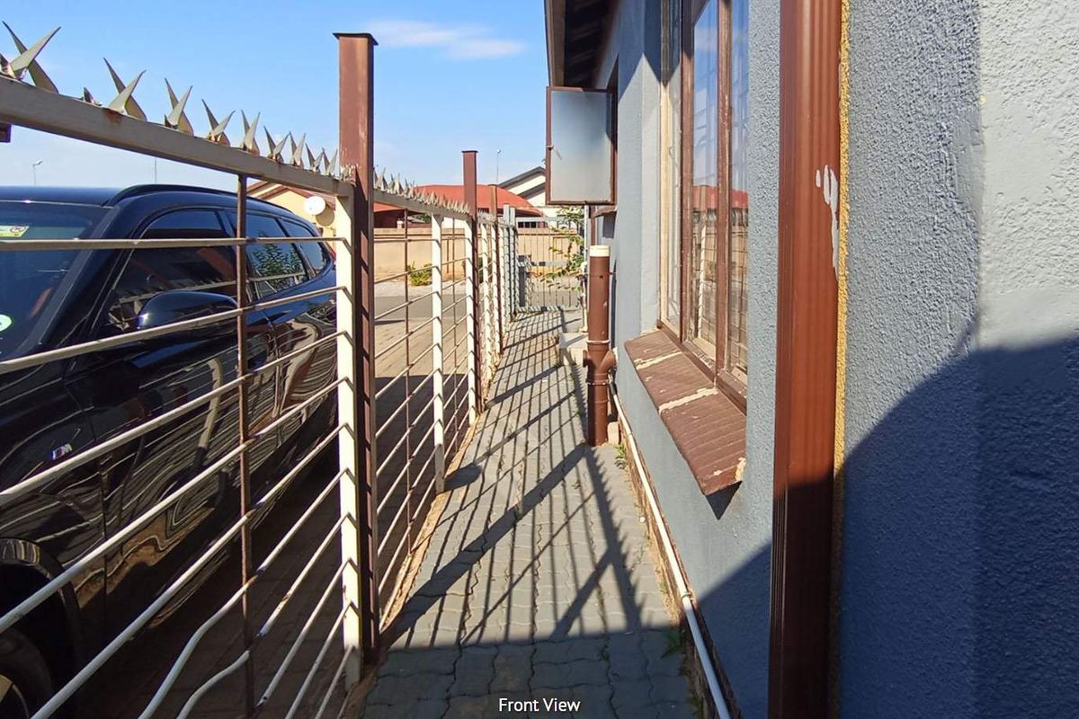 Charming 2 bedrooms house for sale in Soshanguve VV - Photo 3